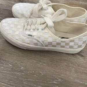 Vans Checkered Sneakers in Cream and White